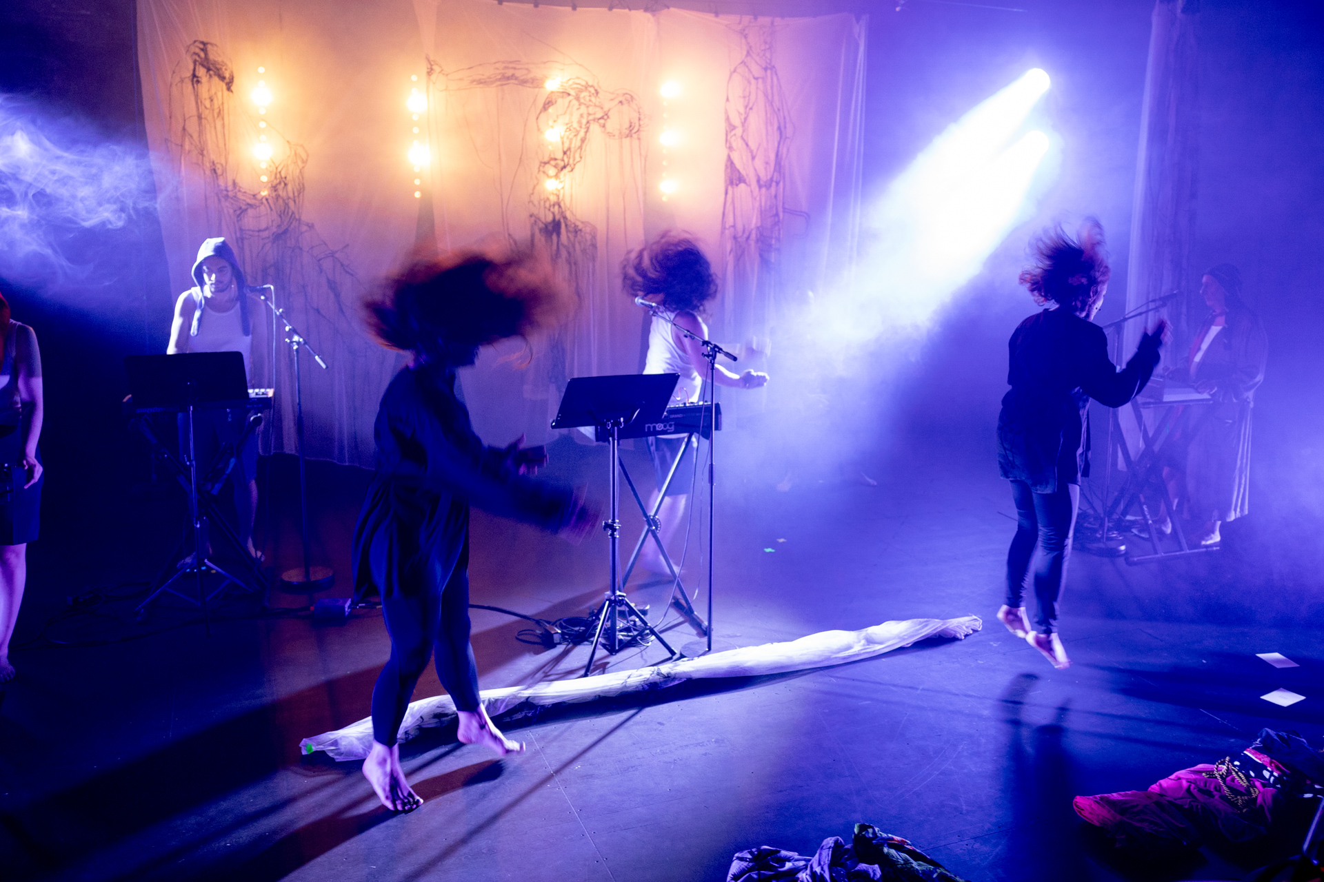 Performance image 6