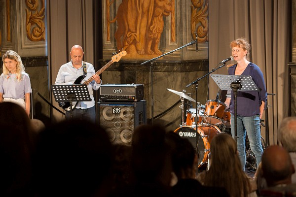 Performance image 2